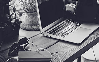 欧冠四分之一决赛15日晨迎来生死战，利物浦与巴萨能否逆天改命