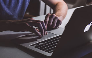 欧冠四分之一决赛15日晨迎来生死战，利物浦与巴萨能否逆天改命