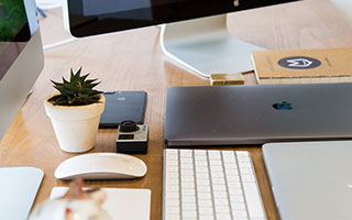 欧冠四分之一决赛15日晨迎来生死战，利物浦与巴萨能否逆天改命